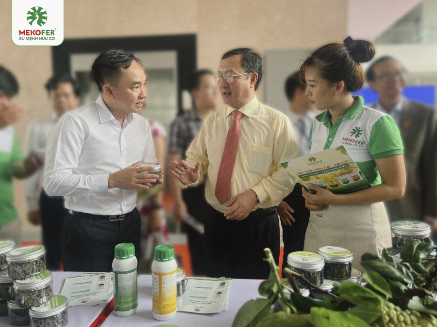 Ông: Huỳnh Thành Đạt - Bộ trưởng Bộ khoa học và Công nghệ